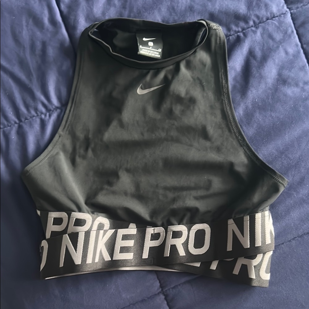 Nike Pro Black NWOT crop